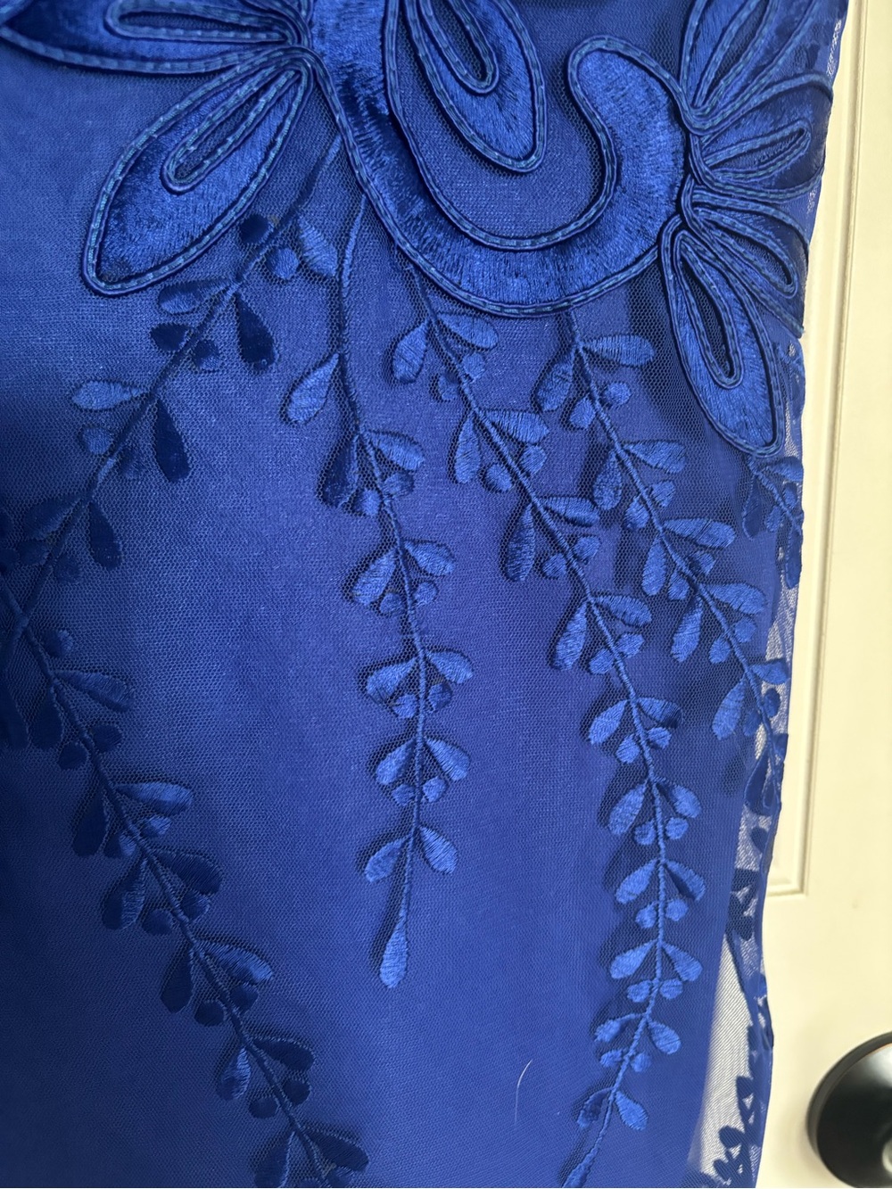 Sue Wong Royal Blue Embroidered V‑Neck Midi Dress - Picture 2 of 7